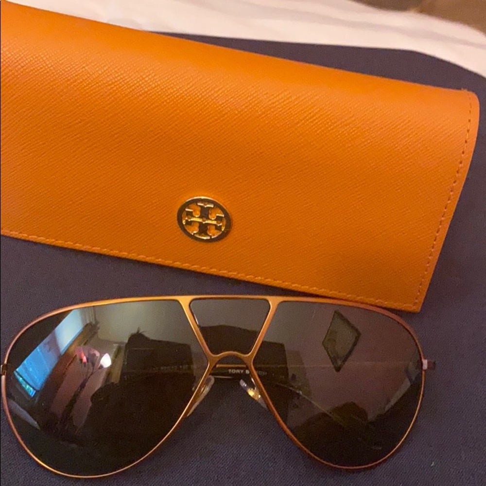 SOLD ❌❌ Tory Burch sunglasses